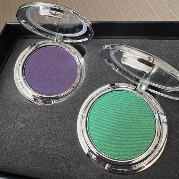 NEW TIGI Eyeshadow Duo - Purple & Green - Picture 5 of 6